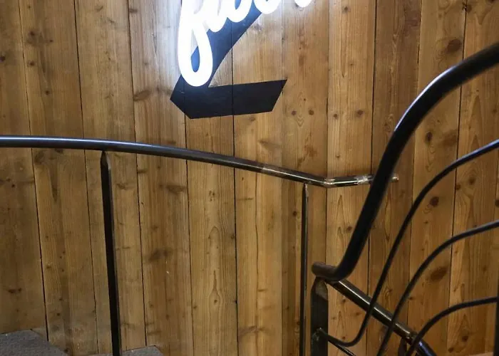 Auberge de jeunesse Centre *