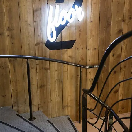 بيت شباب Centre *